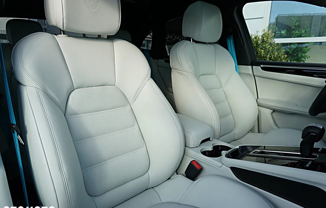 Porsche Macan cena 369000 przebieg: 1000, rok produkcji 2023 z Lipsko małe 781